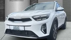 Weiß Gebraucht 2023 Kia Stonic Spirit SUV | 20.990 € (Guter Preis)