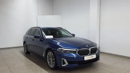 Gebraucht BMW 530e Luxury Line 184 PS (135 kW) 2022 Phytonicblau metallic Kombi