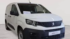 Schneeweiß Gebraucht 2020 Peugeot Partner Premium Van / Kleinbus | 13.390 € (Superpreis)