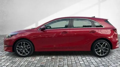 Gebraucht Kia Ceed Spirit 160 PS (117 kW) 2023 Kleinwagen