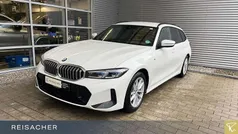 Alpinweiß uni Gebraucht 2024 BMW 330 Comfort Edition Kombi | 43.990 € (Fairer Preis)