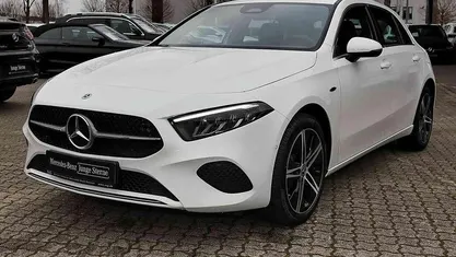 Unilack polarweiß Gebraucht 2025 Mercedes A250 Limousine | 31.490 € (Fairer Preis)