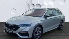 Silber Gebraucht 2024 Skoda Octavia RS Kombi | 41.877 € (Fairer Preis)