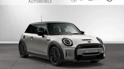 Gebraucht Mini Cooper S 178 PS (130 kW) 2023 Melting silver iii metallic Kleinwagen
