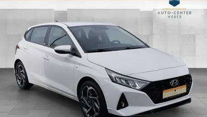 Gebraucht Hyundai i20 Intro Edition 101 PS (74 kW) 2021 Weiß Kleinwagen