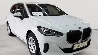Gebraucht BMW 218 Performance 150 PS (110 kW) 2023 Alpinweiß Kombi