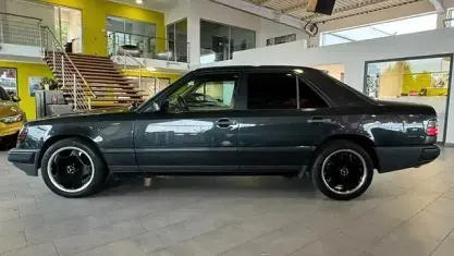 Occasion Mercedes E250 AMG 90 ch (66 kW) 1987 Gris Berline
