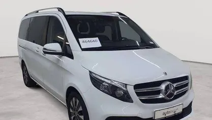 Arktisweiß Gebraucht 2021 Mercedes V220 Van / Kleinbus | 36.890 € (Guter Preis)