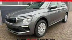 Graphitegrau metallic Neu 2025 Skoda Kamiq Selection SUV | 25.090 € (Guter Preis)