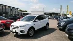 Weiß Gebraucht 2018 Ford Kuga Titanium SUV | 19.490 € (Etwas zu teuer)
