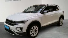 Weiß (pure white) Gebraucht 2024 VW T-Roc Style SUV | 29.930 € (Fairer Preis)