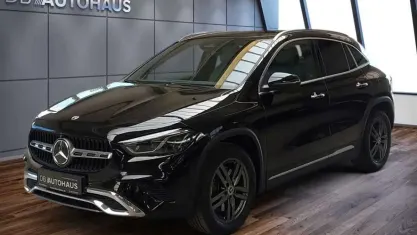 Gebraucht Mercedes GLA200 Advanced Plus 163 PS (119 kW) 2024 Schwarz SUV