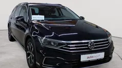 Deep black perleffekt Gebraucht 2021 VW Passat GTE Kombi | 19.990 € (Fairer Preis)
