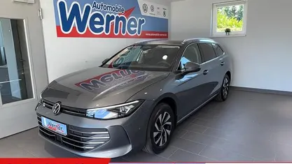 Grau Gebraucht 2025 VW Passat Business Kombi | 39.880 € (Fairer Preis)