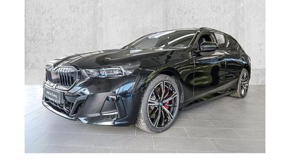 Käytetty BMW 540 M Sport 286 HP (210 kW) 2026 Musta Farmari