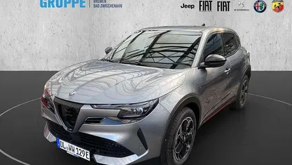 Schwarzschwarz Gebraucht 2024 Alfa Romeo Junior Edizione Speciale SUV | 31.950 € (Fairer Preis)