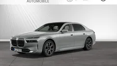 Spacesilber metallic Gebraucht 2023 BMW i7 Comfort Edition Limousine | 86.800 € (Fairer Preis)