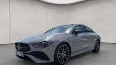 Manufaktur alpingrau uni Gebraucht 2025 Mercedes CLA180 AMG Limousine | 43.850 € (Fairer Preis)