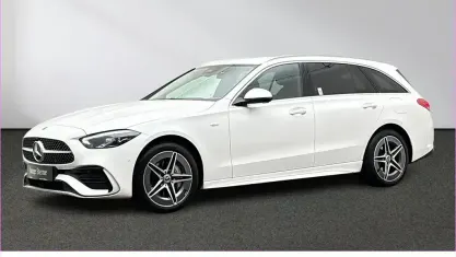Gebraucht Mercedes C300e AMG 313 PS (230 kW) 2025 Polarweiß uni Kombi