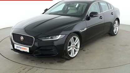 Begagnad Jaguar XE SE 250 HK (183 kW) 2020 Svart Sedan