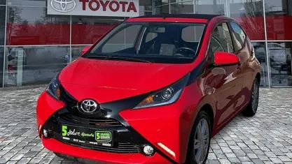 Super red 5 Gebraucht 2015 Toyota Aygo X-wave Kleinwagen | 8.990 € (Guter Preis)