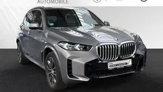 Skyscraper grau Gebraucht 2025 BMW X5 M Sport SUV | 97.777 € (Superpreis)