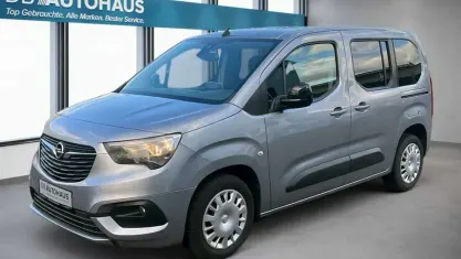 Second-hand Opel Combo Life Elegance 131 CP (96 kW) 2022 Argintiu Monovolum