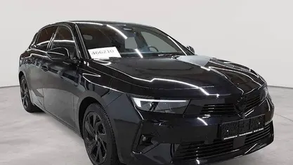 Gebraucht Opel Astra 130 PS (95 kW) 2024 Limousine