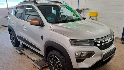 Gebraucht 2023 Dacia Spring Extreme Kleinwagen | 12.998 € (Fairer Preis)