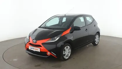 Schwarz Gebraucht 2017 Toyota Aygo X-play Kleinwagen | 8.170 € (Fairer Preis)