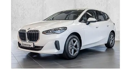Gebraucht BMW 220 163 PS (119 kW) 2025 Weiß Van / Kleinbus