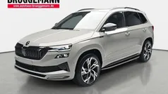 Magnetic grau metallic Gebraucht 2024 Skoda Karoq SportLine SUV | 39.490 € (Fairer Preis)