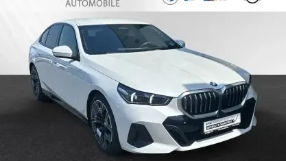 Gebraucht BMW 520 Performance 197 PS (144 kW) 2025 Mineralweiß Limousine