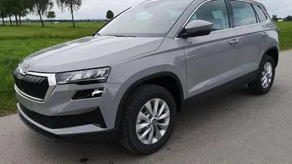 Gebraucht 2025 Skoda Karoq Selection SUV | 35.440 € (Fairer Preis)