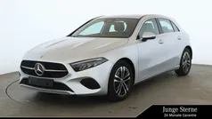 Iridiumsilber (metallic) Gebraucht 2024 Mercedes A180 Progressive Limousine | 28.950 € (Fairer Preis)