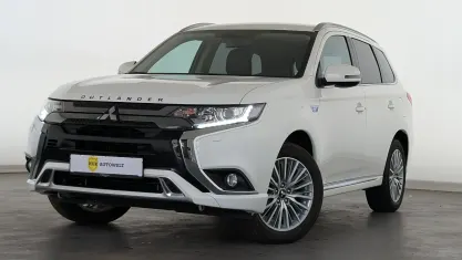 Gebraucht Mitsubishi Outlander P-HEV Basis 224 PS (164 kW) 2021 Frost white SUV