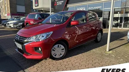 Amarenarot Gebraucht 2023 Mitsubishi Space Star Select Limousine | 11.450 € (Guter Preis)