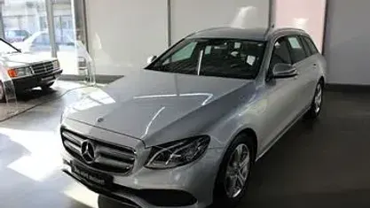Gebraucht Mercedes E220 Avantgarde 194 PS (142 kW) 2018 Silber , iridiumsilber metallic Limousine
