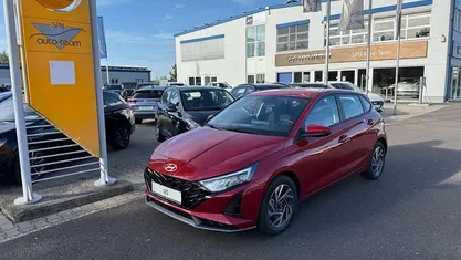 Rot Neu 2025 Hyundai i20 Trend Limousine | 22.800 € (Fairer Preis)