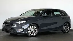 Grau Neu 2025 Kia Ceed Limousine | 21.670 € (Superpreis)