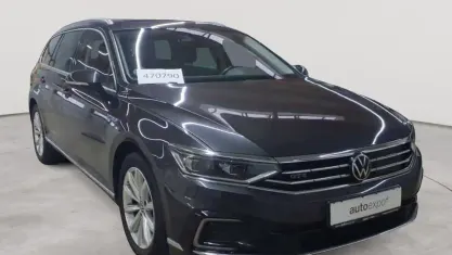 Gebraucht VW Passat GTE 156 PS (114 kW) 2022 Mangangrau metallic Kombi
