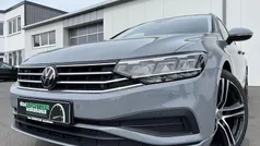 Mondsteingrau Gebraucht 2022 VW Passat R-line Kombi | 25.640 € (Fairer Preis)