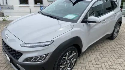 Gebraucht Hyundai Kona Trend 105 PS (77 kW) 2023 Grau SUV