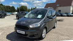 Grau Gebraucht 2015 Ford Tourneo Courier Titanium Van / Kleinbus | 8.190 € (Fairer Preis)