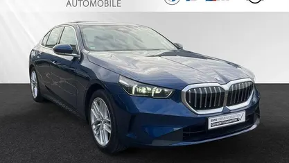 Gebraucht BMW 520 Sport Line 208 PS (152 kW) 2024 Phytonicblau metallic Limousine