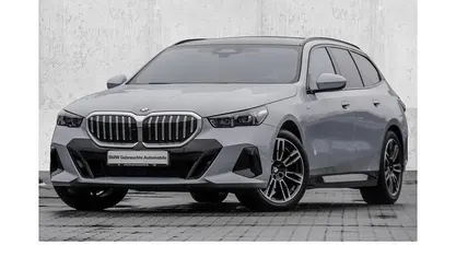 Gebraucht BMW 520 M Sport 208 PS (152 kW) 2025 M brooklyn grau Kombi