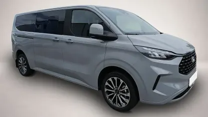 Neu Ford Tourneo Titanium X 170 PS (125 kW) 2026 Grau Van / Kleinbus