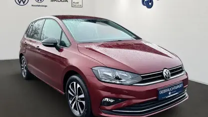 Używany VW Golf IQ Drive 116 KM (85 kW) 2020 Czerwony Minivan