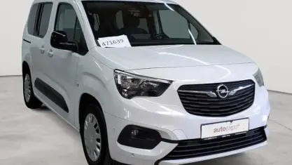 Gebraucht Opel Combo Life Elegance 131 PS (96 kW) 2022 Jade weiß Van / Kleinbus