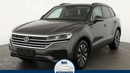 Grau Gebraucht 2025 VW Touareg SUV | 57.995 € (Guter Preis)